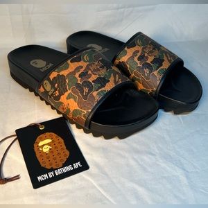 Bape Camo Slides (men’s 7.5. woman’s 9)